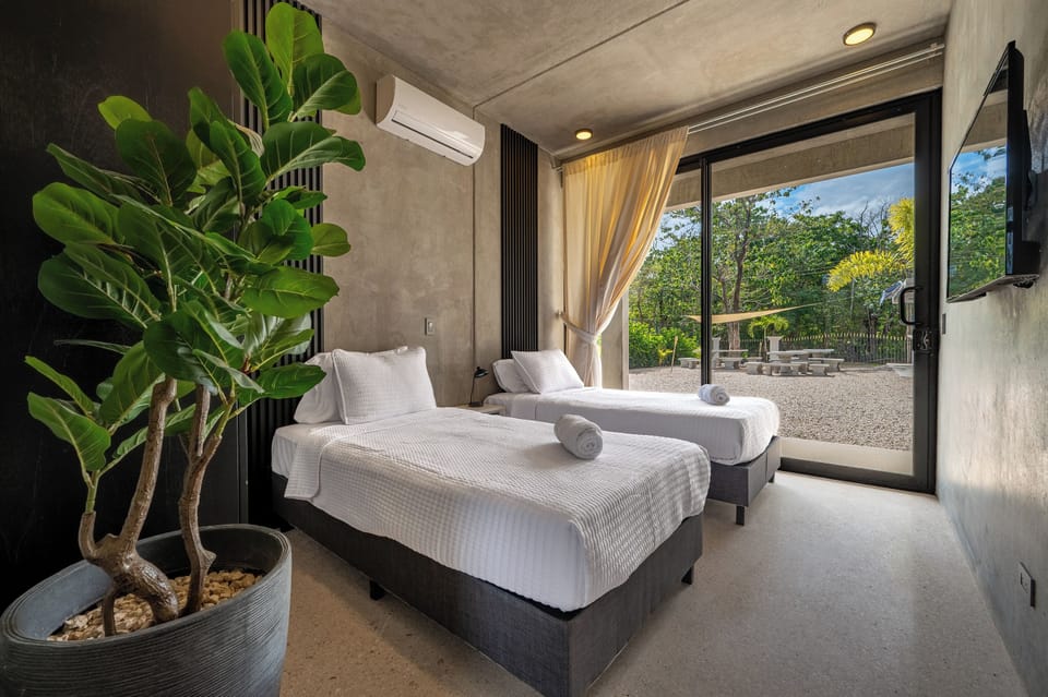 Classic Twin Room | Free WiFi