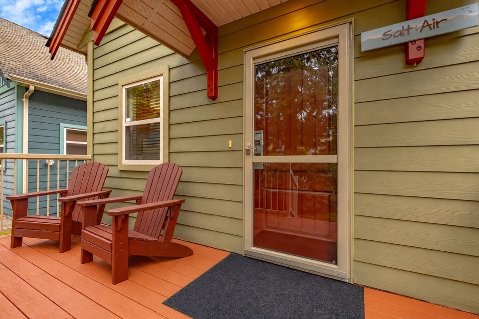 Front deck seating