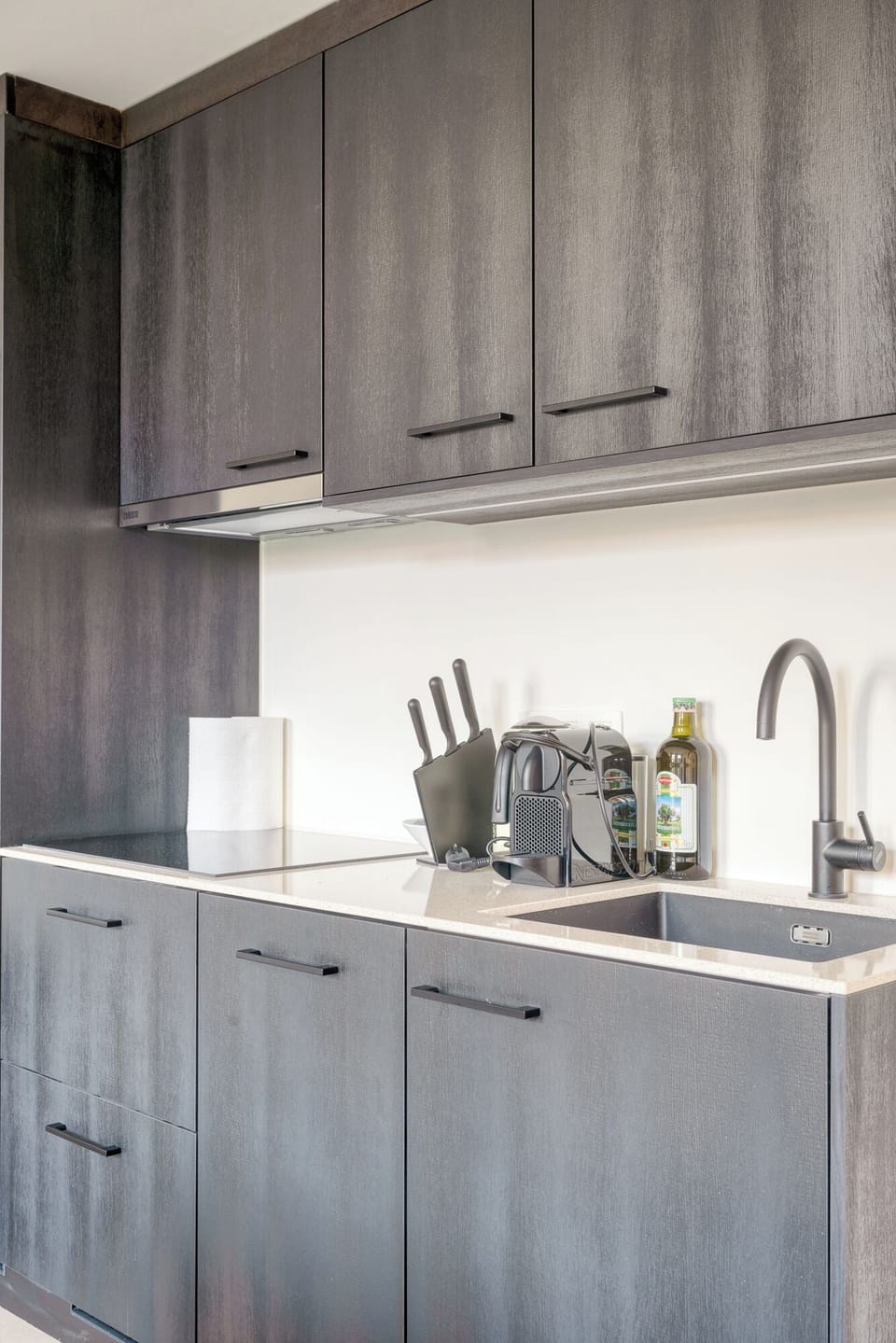 Deluxe Apartment, 1 Queen Bed with Sofa bed | Private kitchen | Fridge, microwave, oven, stovetop