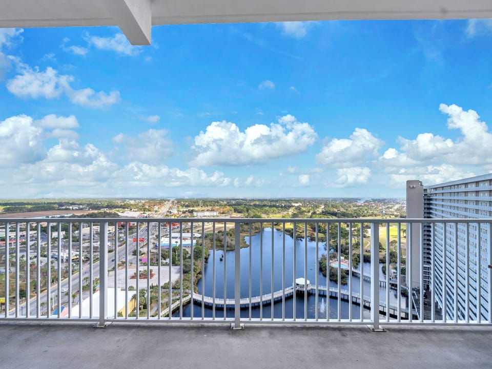 Fabulous pool at Laketown Wharf