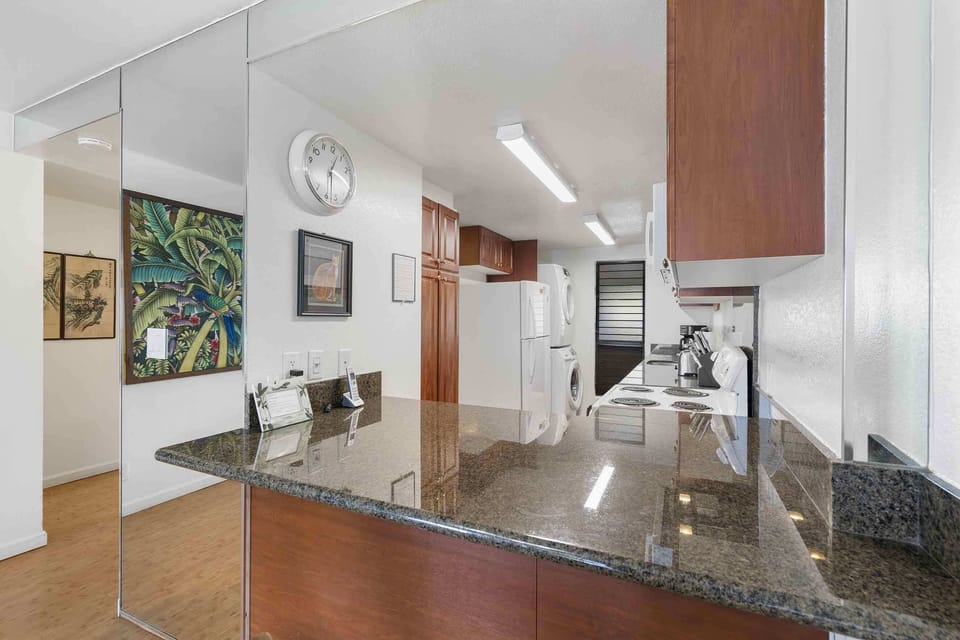 Condo, Multiple Beds, Balcony, Ocean View (Lauloa 410) | Interior
