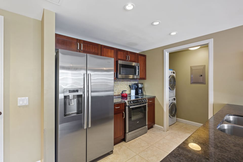 Condo, Multiple Beds, Balcony, Ocean View (Honua Kai Konea 505) | Private kitchen | Coffee/tea maker, dining table