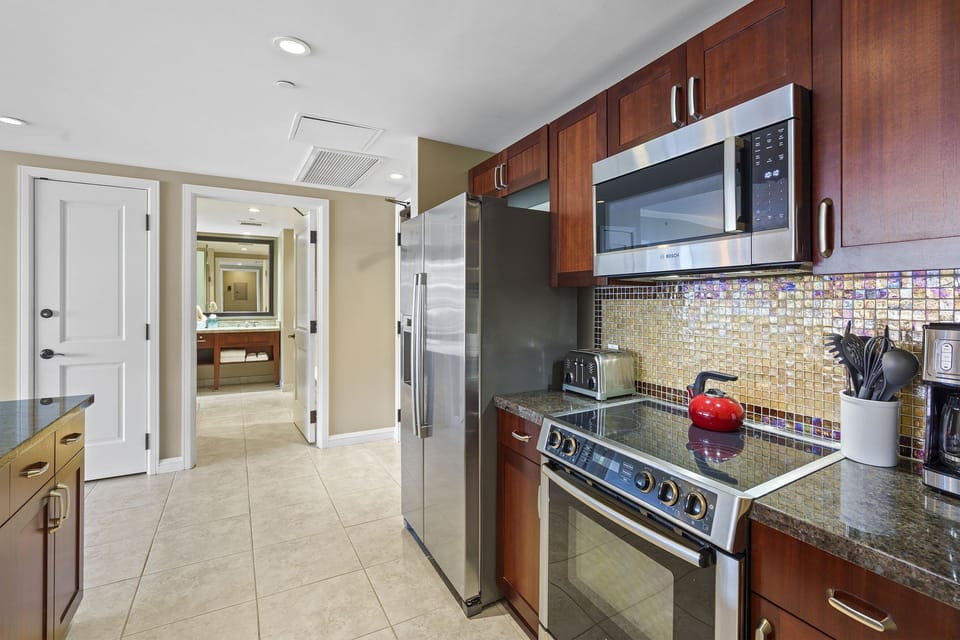 Condo, Multiple Beds, Balcony, Ocean View (Honua Kai Konea 505) | Private kitchen | Coffee/tea maker, dining table