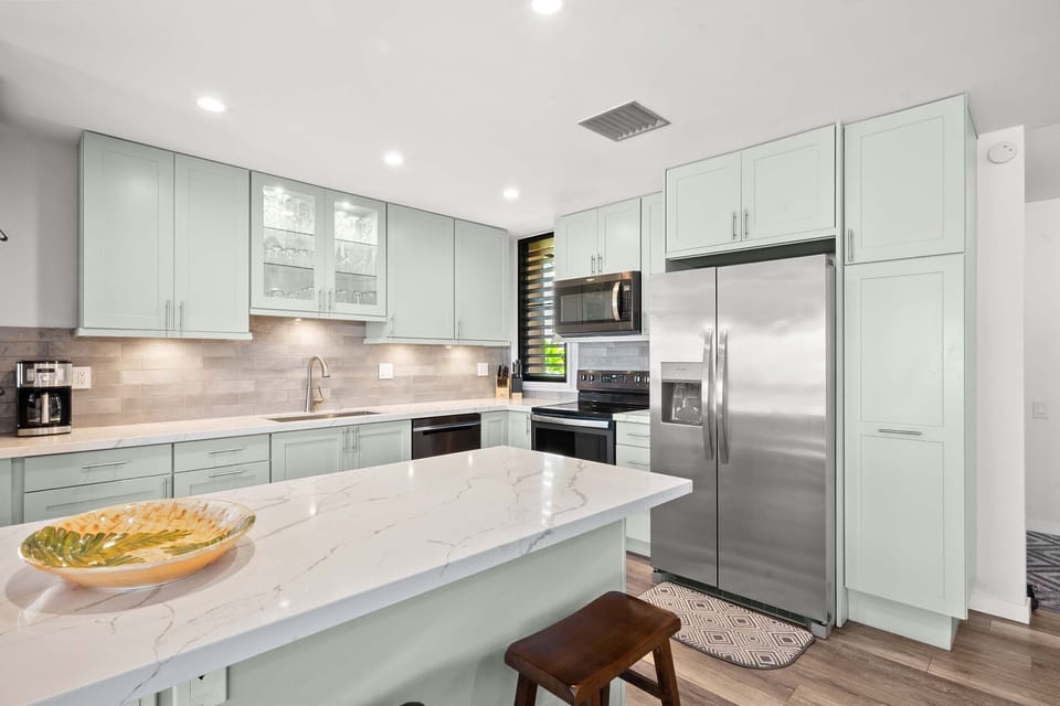 Condo, Multiple Beds, Balcony, Ocean View (Wailea Elua Village 702) | Private kitchen | Coffee/tea maker, dining tables
