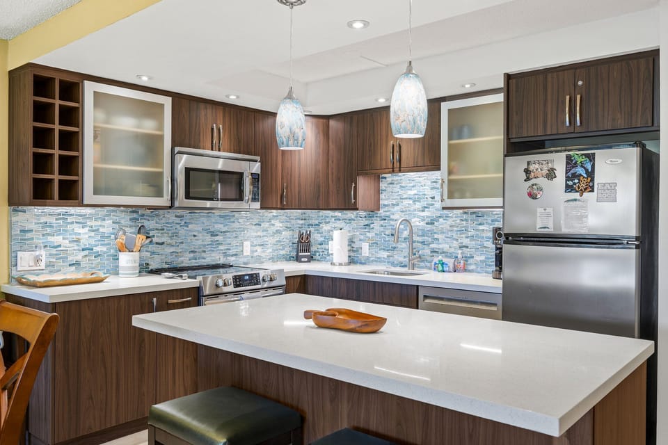 Condo, 1 King Bed, Balcony, Ocean View (Kamaole Sands 10-113) | Private kitchen | Coffee/tea maker, electric kettle, dining table
