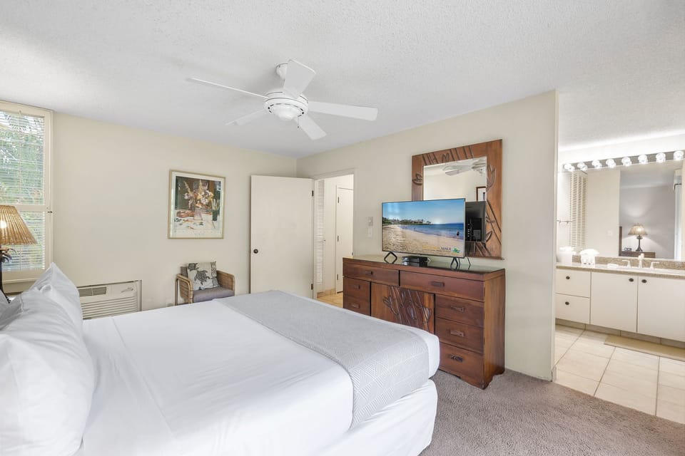 Condo, 1 King Bed with Sofa bed, Balcony, Ocean View (Wailea Ekahi 20J) | 1 bedroom, individually decorated, individually furnished, bed sheets