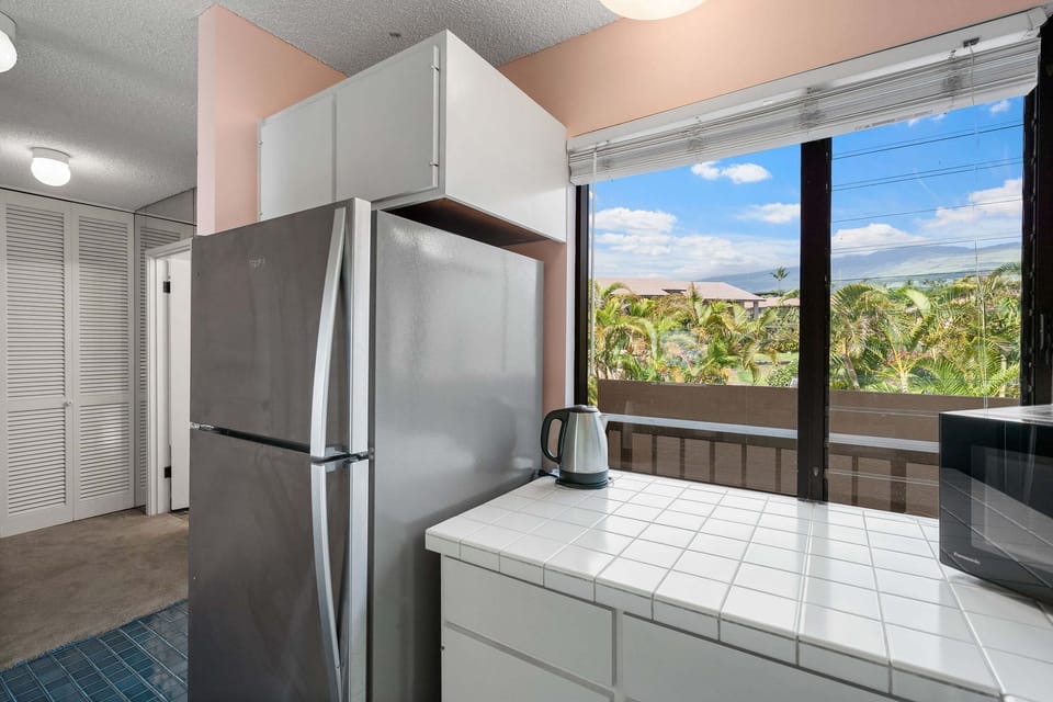 Studio, 1 King Bed, Balcony, Ocean View (Wailea Ekahi 12D) | Interior