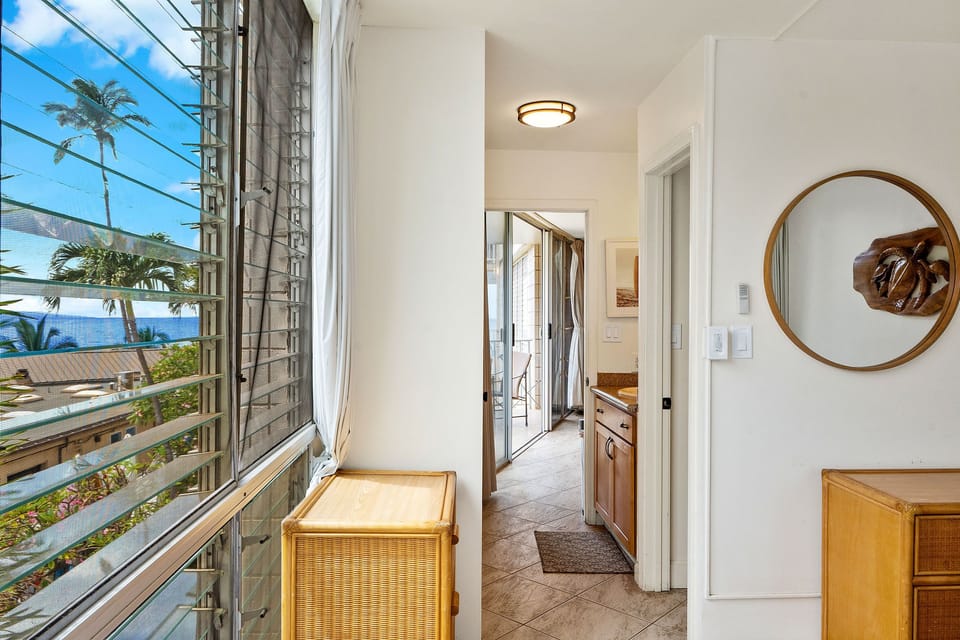 Condo, Multiple Beds, Balcony, Ocean View (Kamaole Nalu 301) | Interior