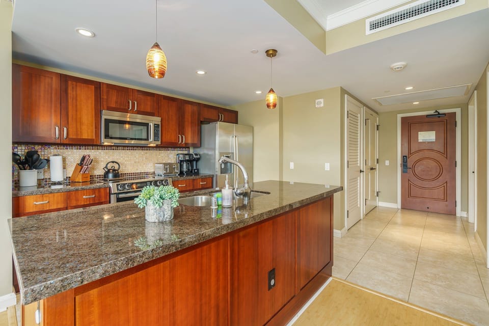 Condo, Multiple Beds, Balcony, Ocean View (Honua Kai Hokulani 934) | Private kitchen | Coffee/tea maker, electric kettle, dining table