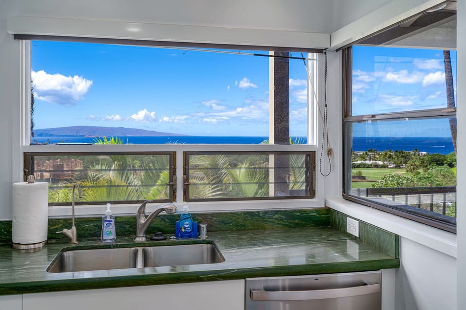 Condo, Multiple Beds, Balcony, Ocean View (Wailea Ekolu 310) | Interior