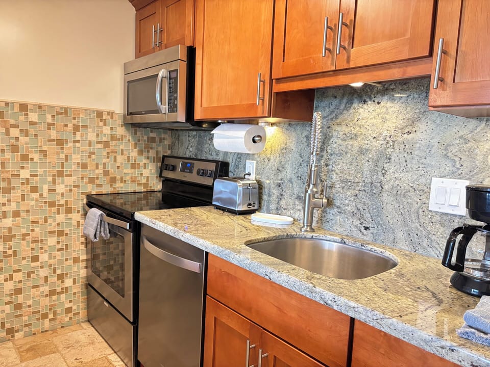 Makani A Kai A6- Kitchen