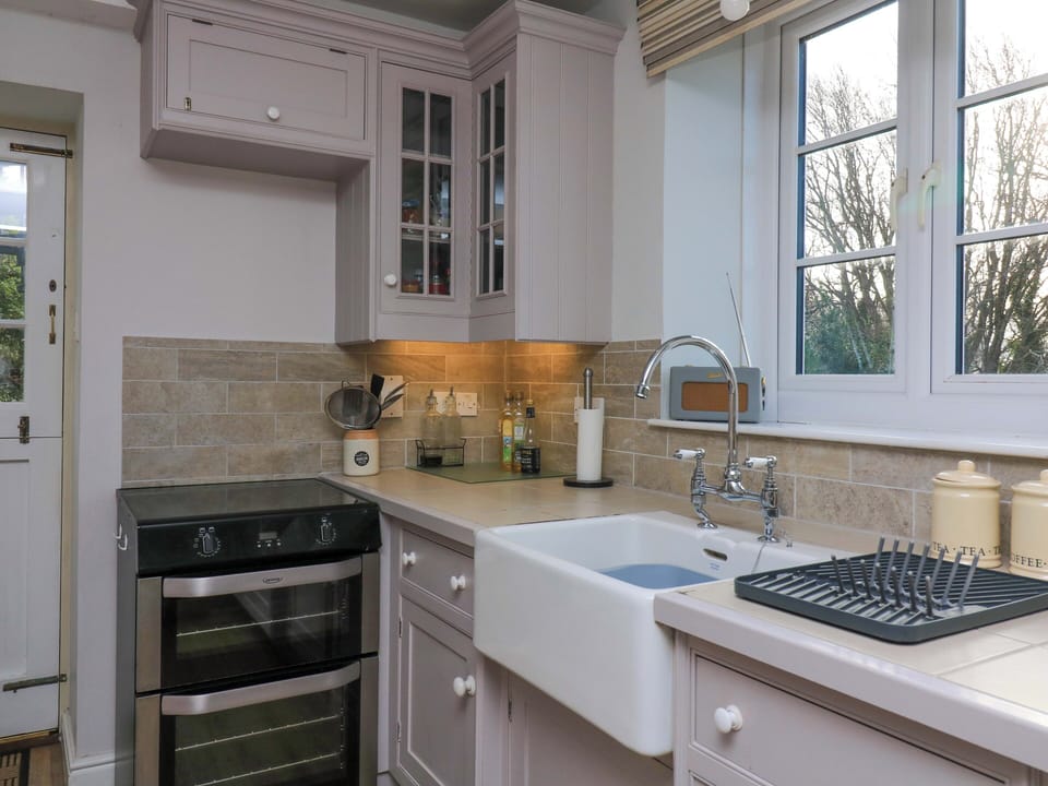Fridge, microwave, dishwasher, toaster