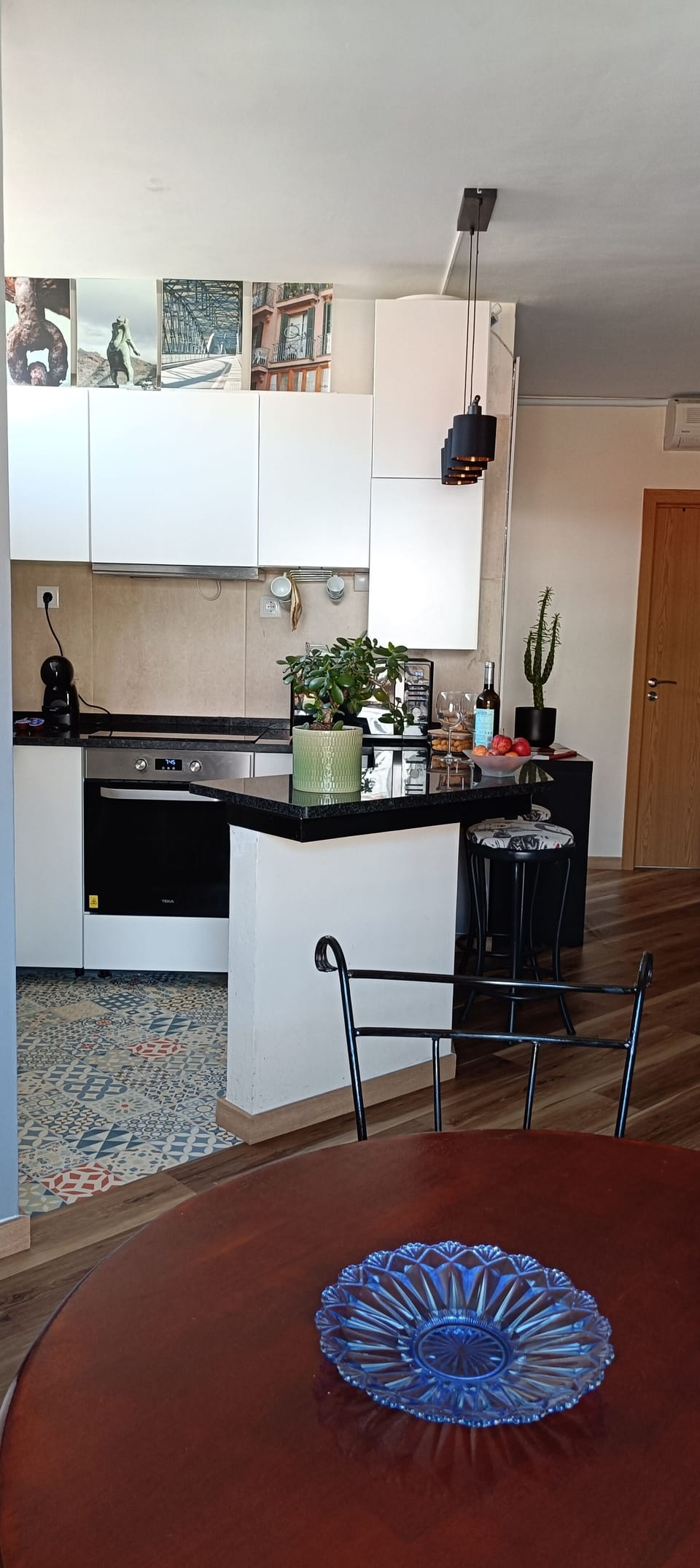 kitchenette 