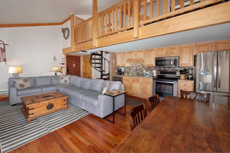 Condo, Multiple Beds, Mountain View (Wild Irishman 2 bed 1 and half bath W) | Interior