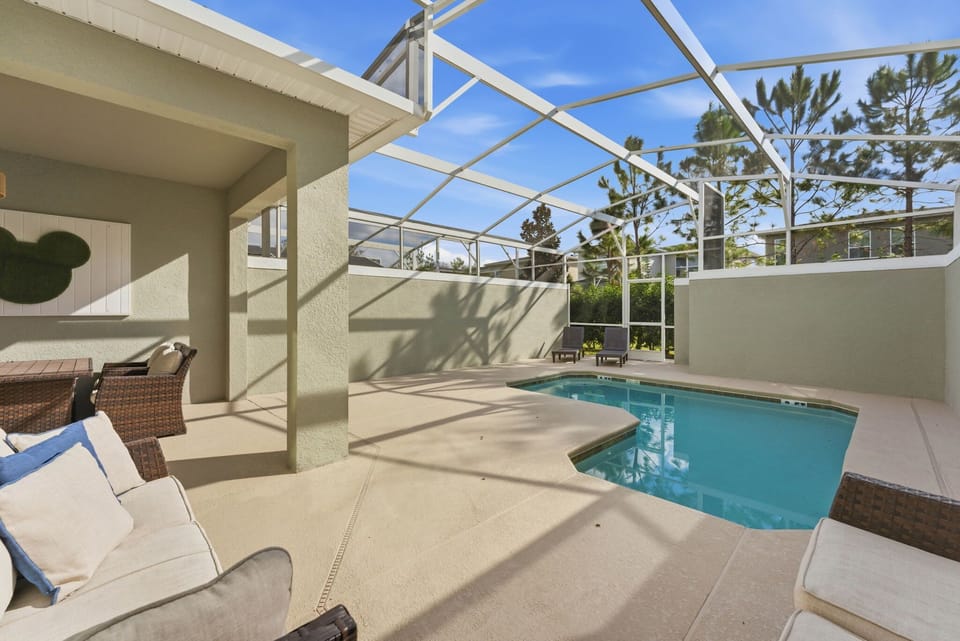 Private pool