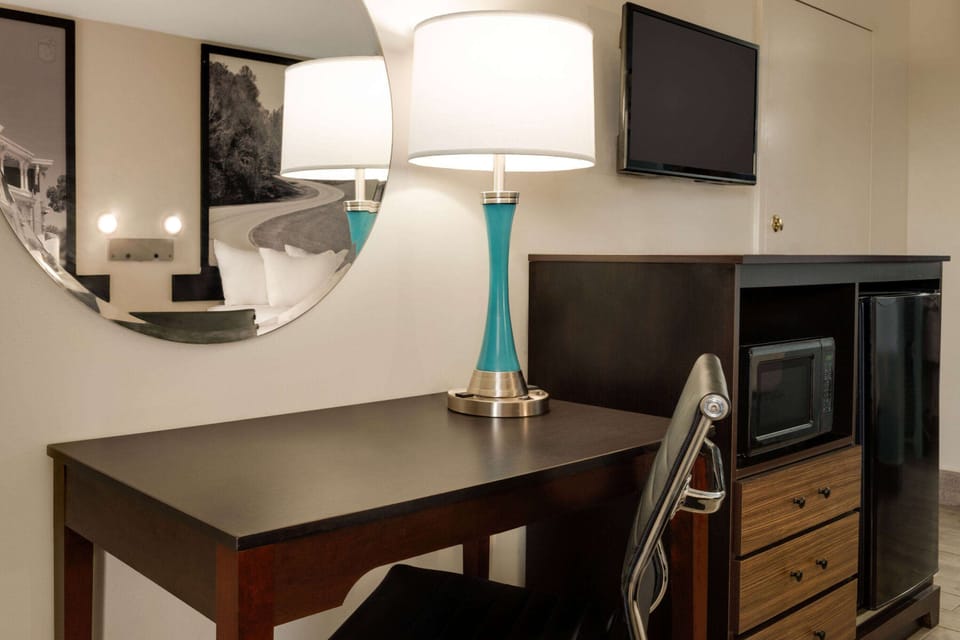 Standard Room, 2 Double Beds | Desk, blackout drapes, free cribs/infant beds, free WiFi