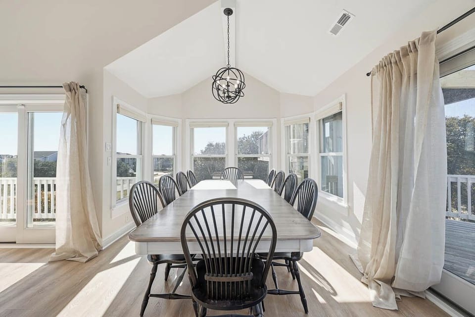 Top-Level Dining Room with Table (seats 8)