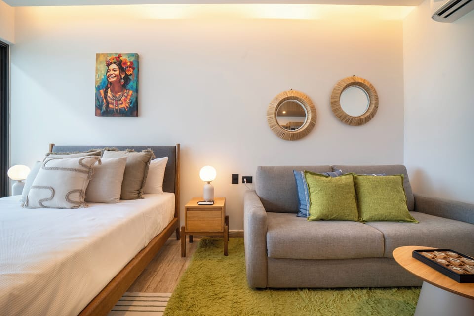 Luxury Apartment, City View | Living area