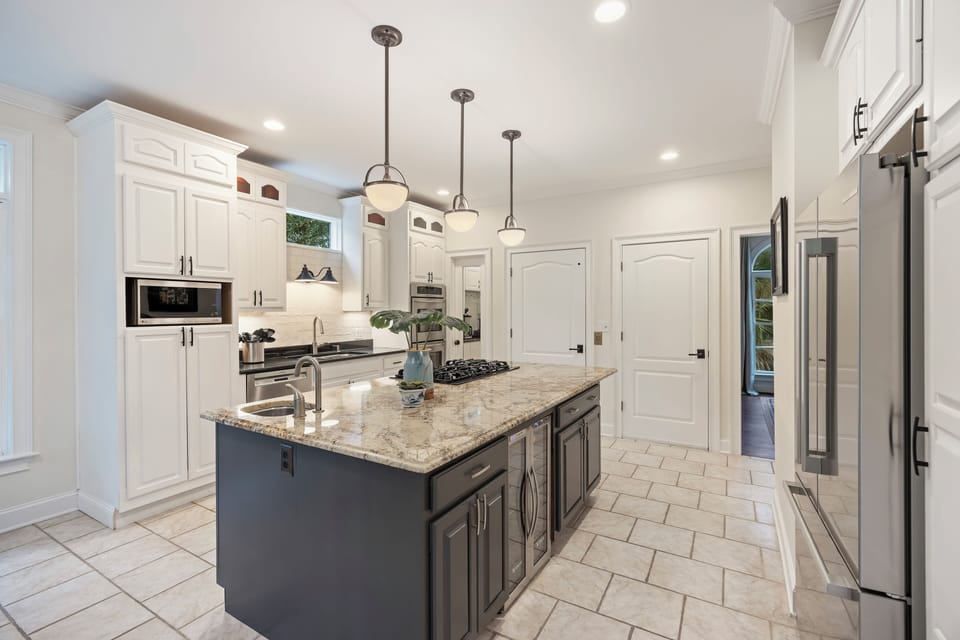 Fully equipped chef's kitchen