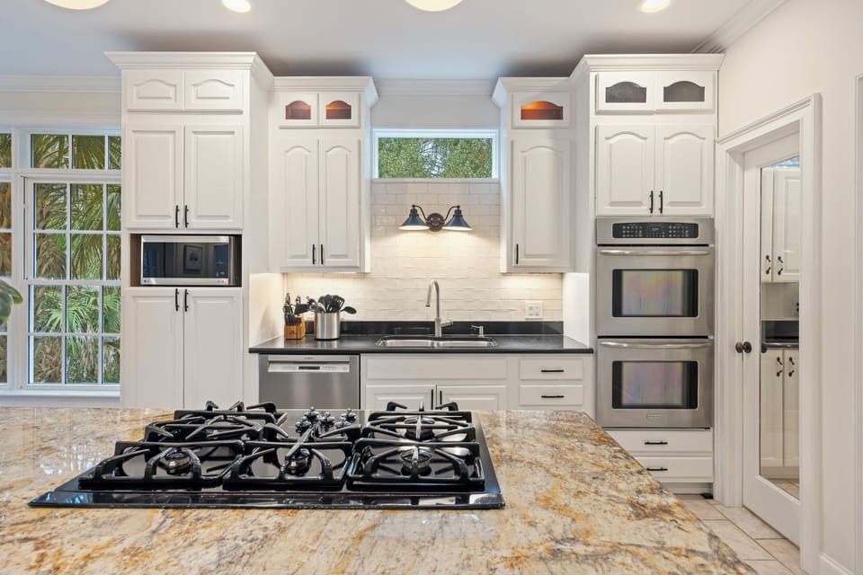 Fully equipped chef's kitchen