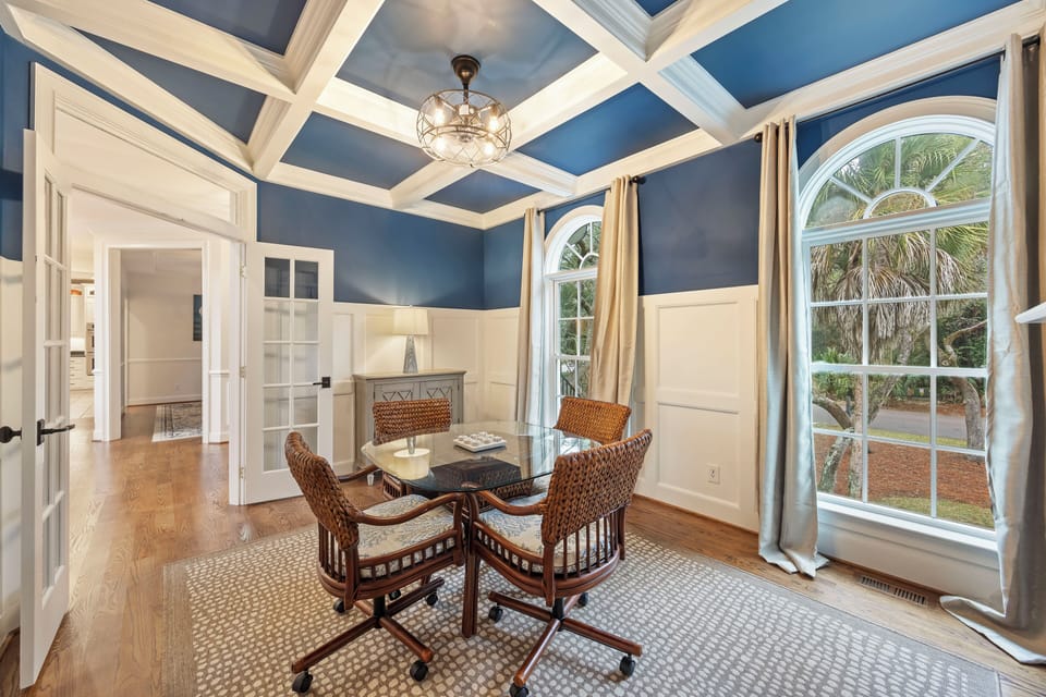 Bonus room with table and chairs - perfect for a game!