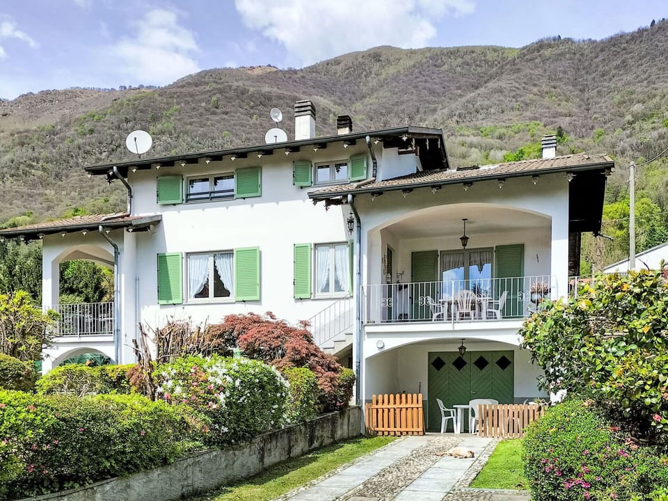 House, Home, Residential Area, Roof, Cottage, Estate, Balcony, Mountain Range, Hill Station, Garden