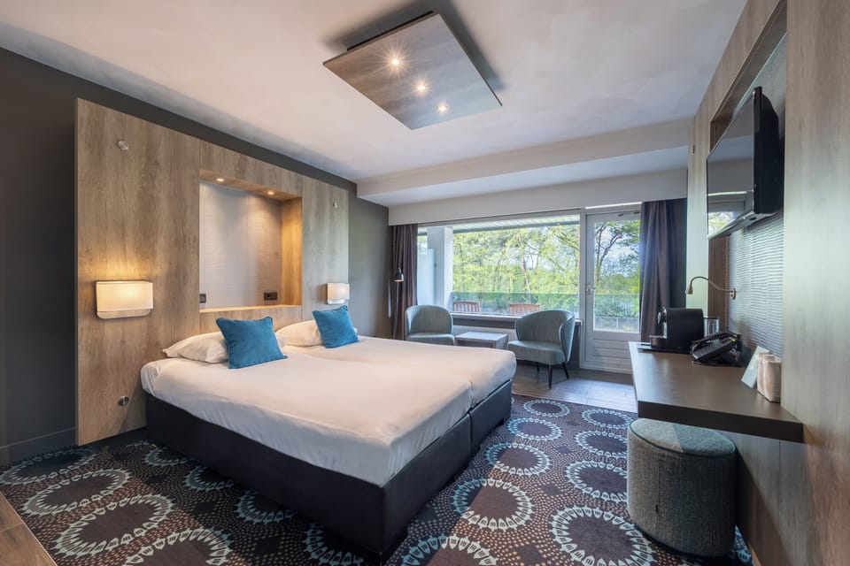 Standard Double Room | Pillowtop beds, in-room safe, desk, laptop workspace