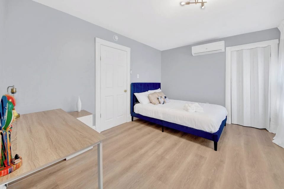 Luxury House, Garden View | Free WiFi