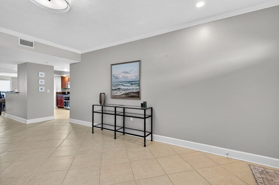 Entry/foyer