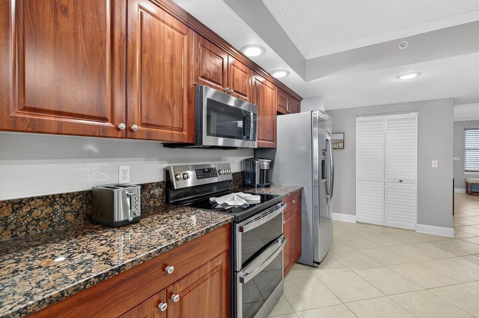 Meal prep is a breeze in this beautiful kitchen