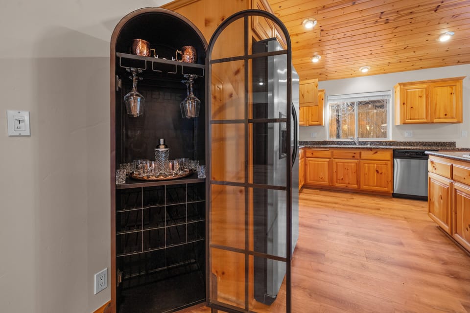 Bar cabinet