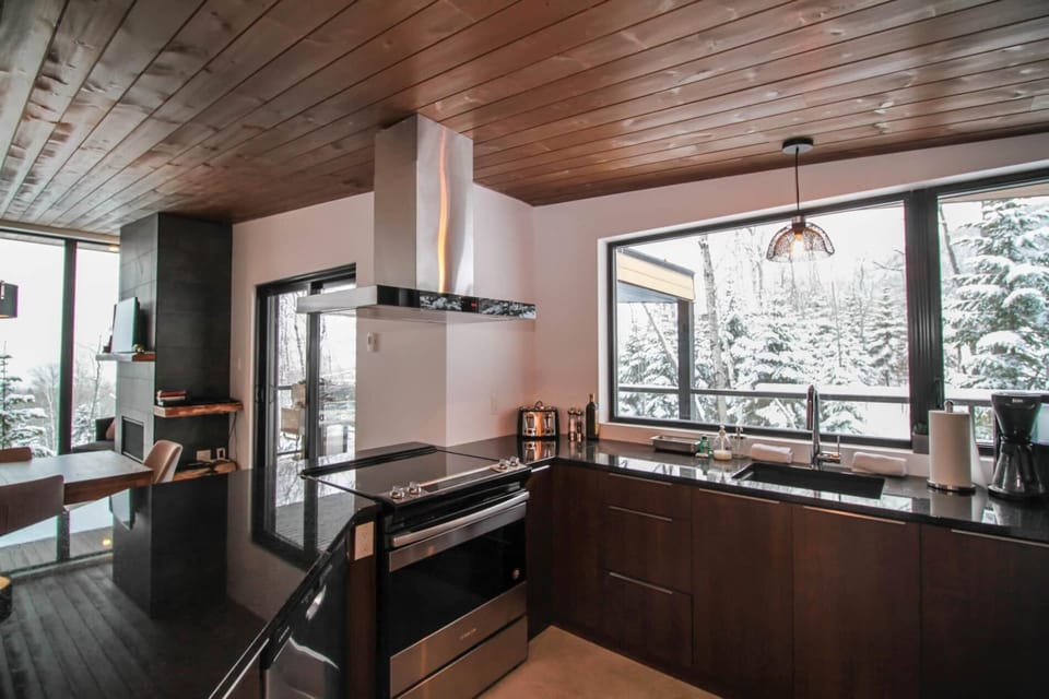 A kitchen that welcomes good food and great company.