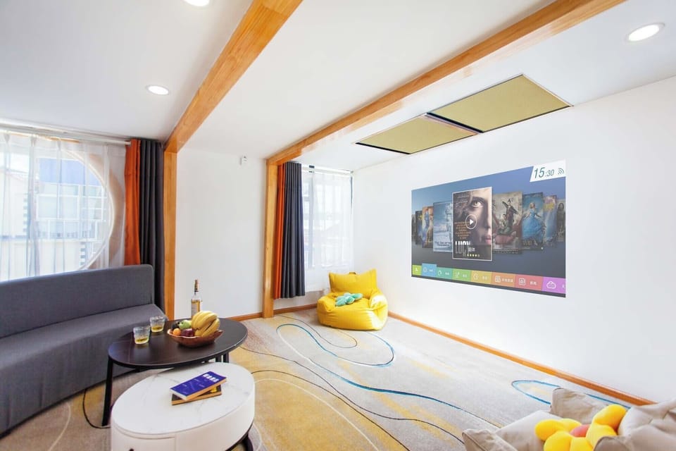 Traditional Suite, Garden View | Living room | LCD TV