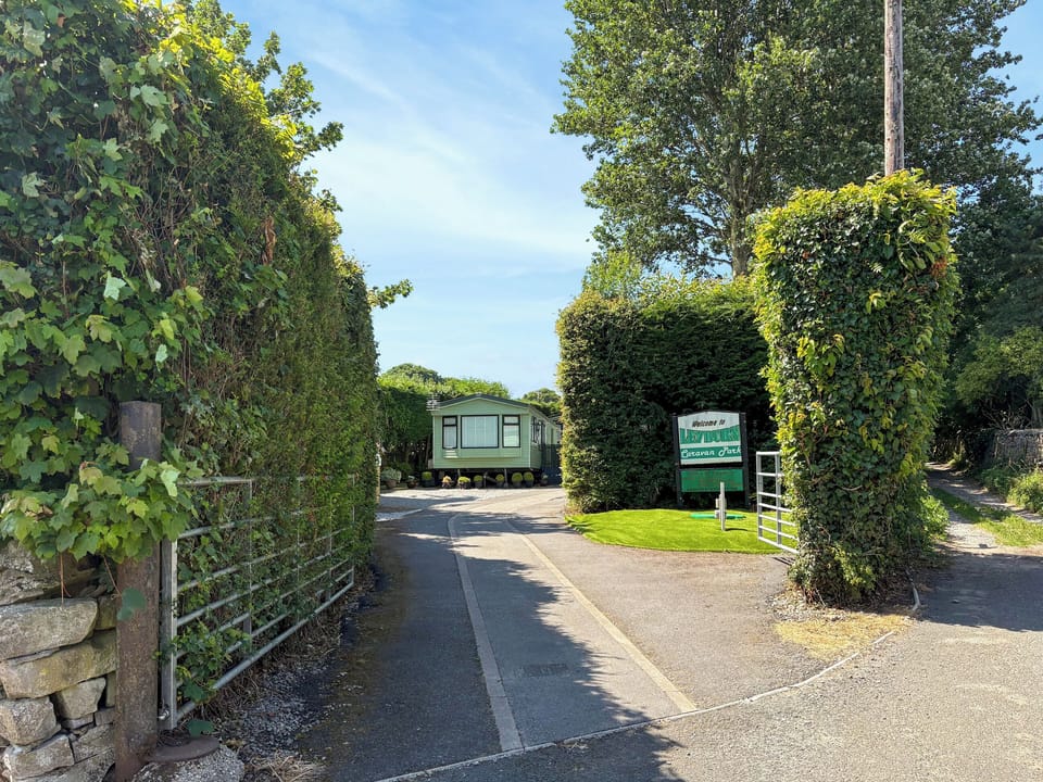 Leyburn Caravan Park entrance | Wensleydale Retreat - Leyburn Caravan Park, Leyburn