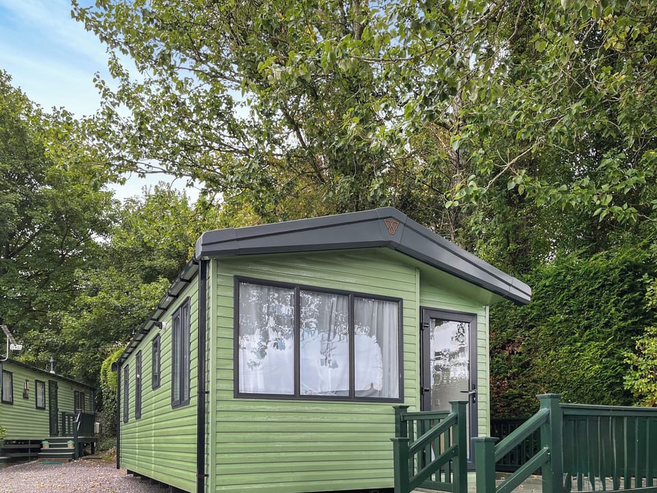 Exterior | The Shawl Retreat - Leyburn Caravan Park, Leyburn