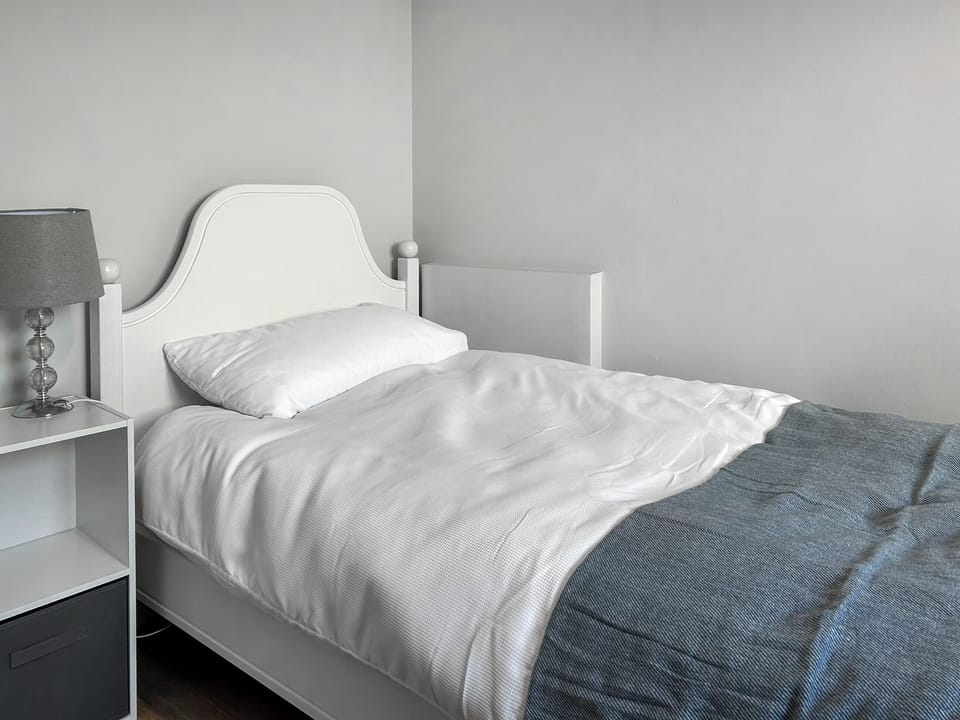 Twin bedroom | The Cart Shed, Wolseley Bridge