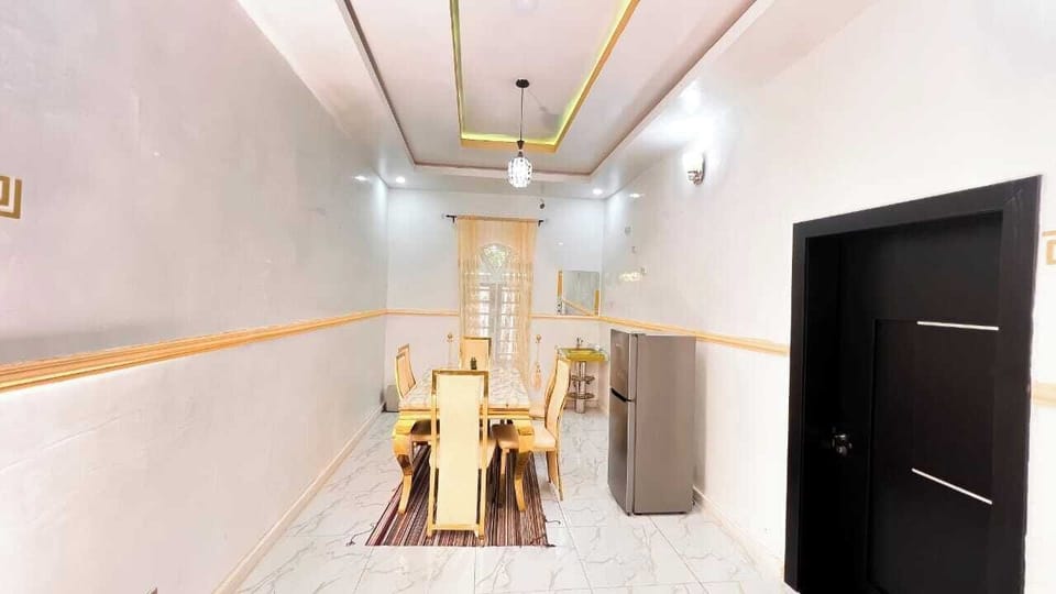 Family Apartment, Balcony, City View | Dining room
