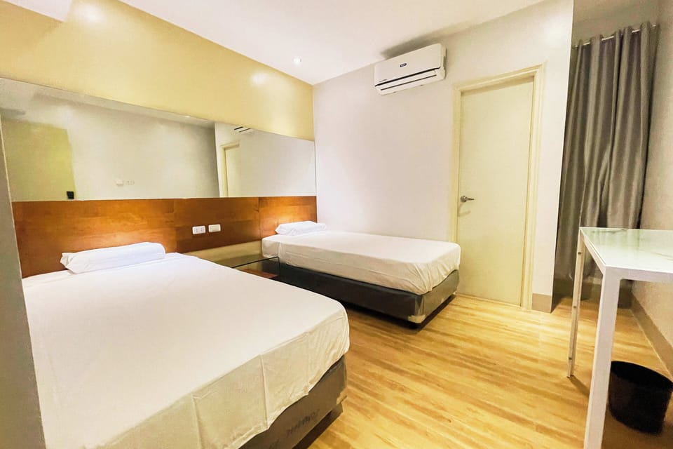 Twin Room | Desk, free WiFi