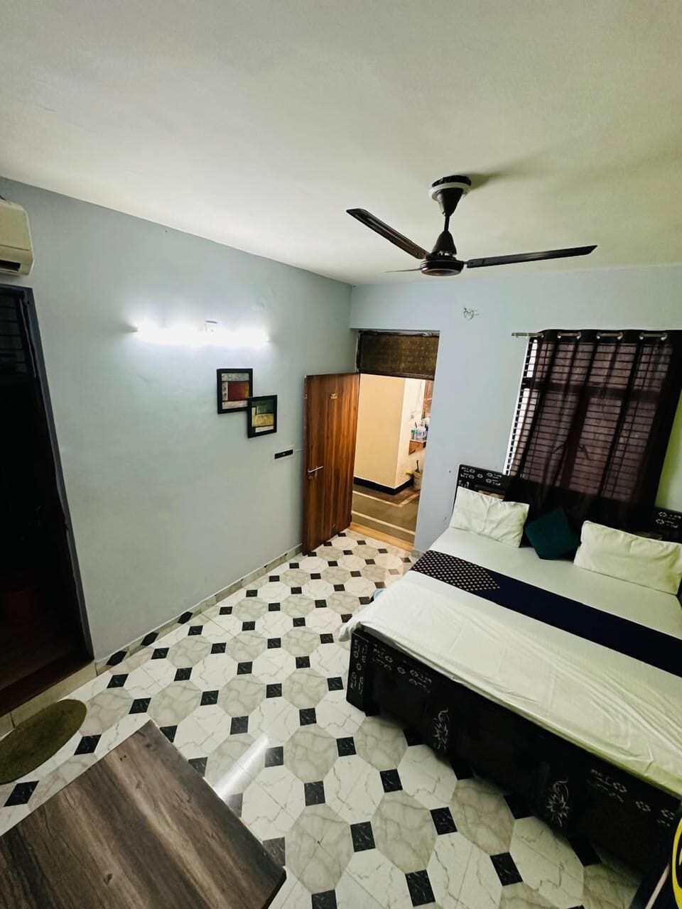 Deluxe Double Room | Premium bedding, soundproofing, iron/ironing board, free WiFi