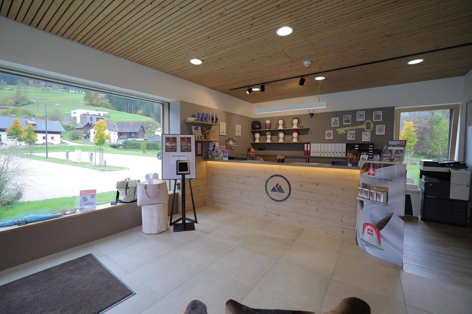 Entrance / Reception