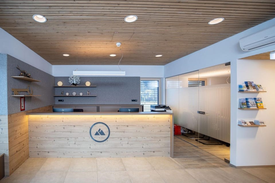 Entrance / Reception