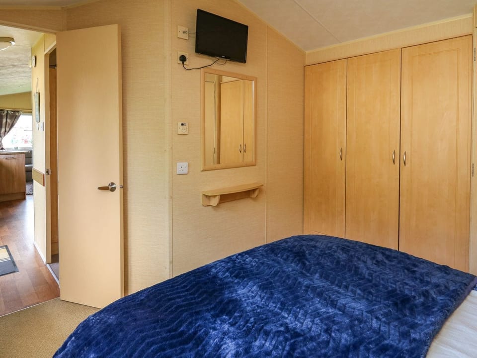 2 bedrooms, individually decorated, individually furnished, free WiFi