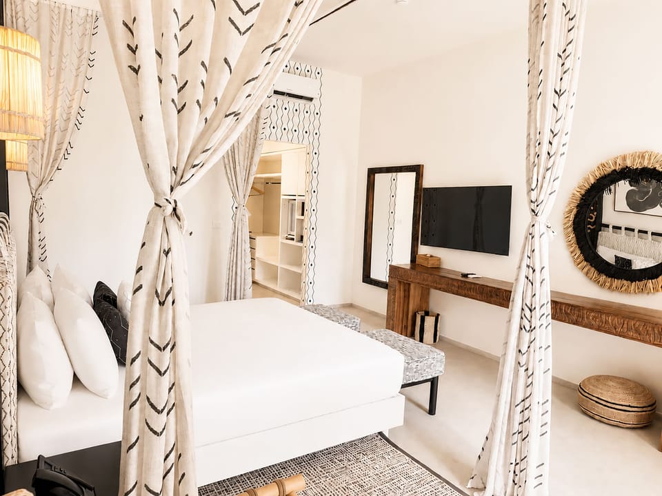 Deluxe Double or Twin Room | In-room safe, desk