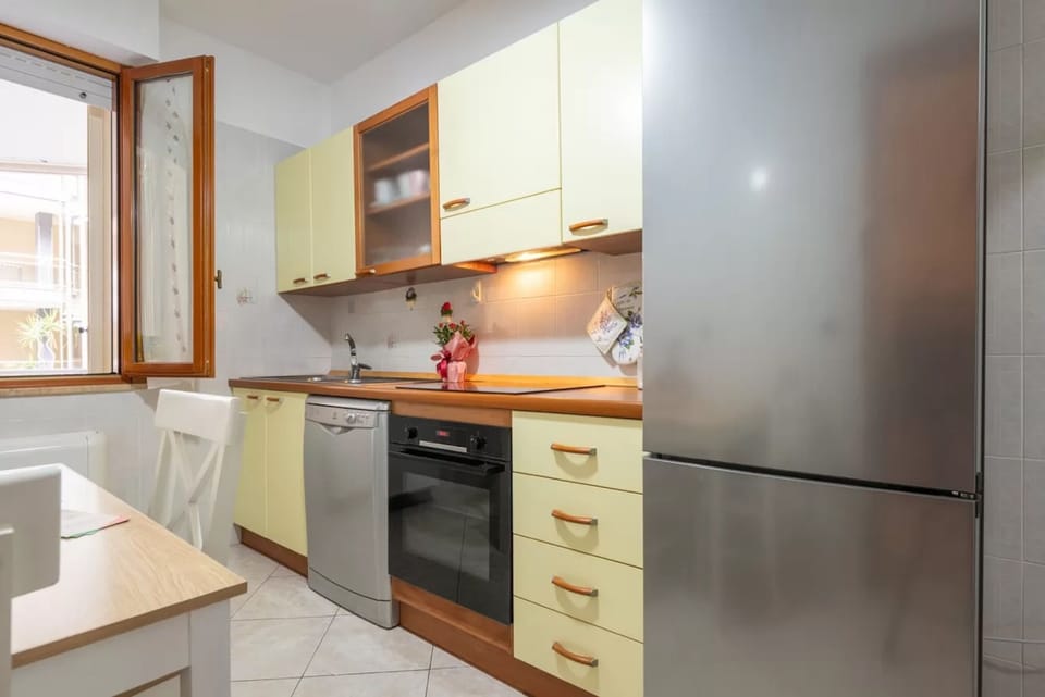 Apartment, 2 Bedrooms, Balcony, City View | Interior
