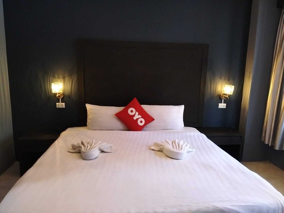 Standard Double Room | In-room safe, desk, laptop workspace, free WiFi