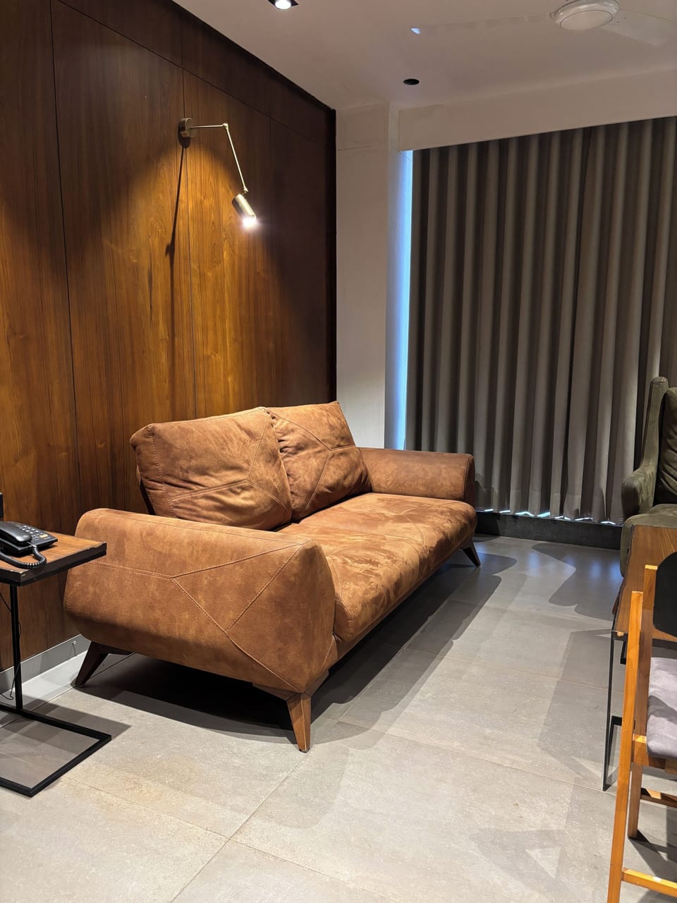 Luxury Room | Egyptian cotton sheets, premium bedding, memory foam beds, desk