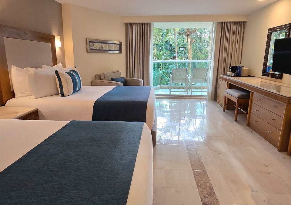 Deluxe Nature View Double | Minibar (some free items), in-room safe, desk, blackout drapes