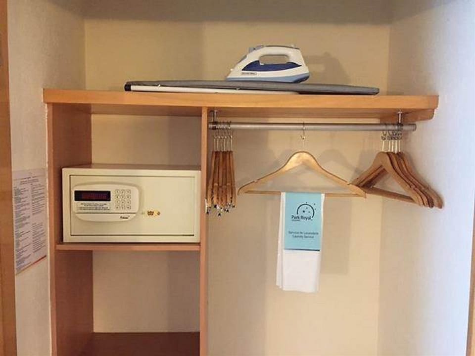 Minibar (some free items), in-room safe, desk, blackout drapes