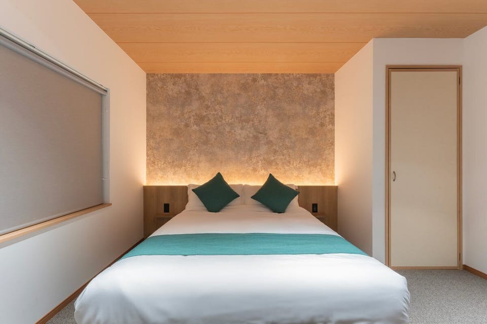 bedroom B-4.jpg