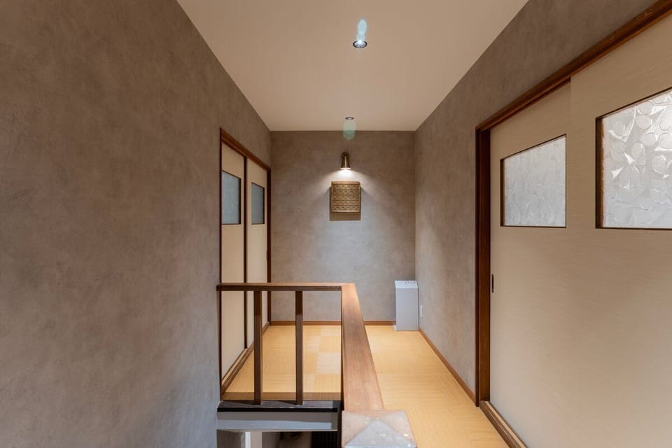 hall1.jpg